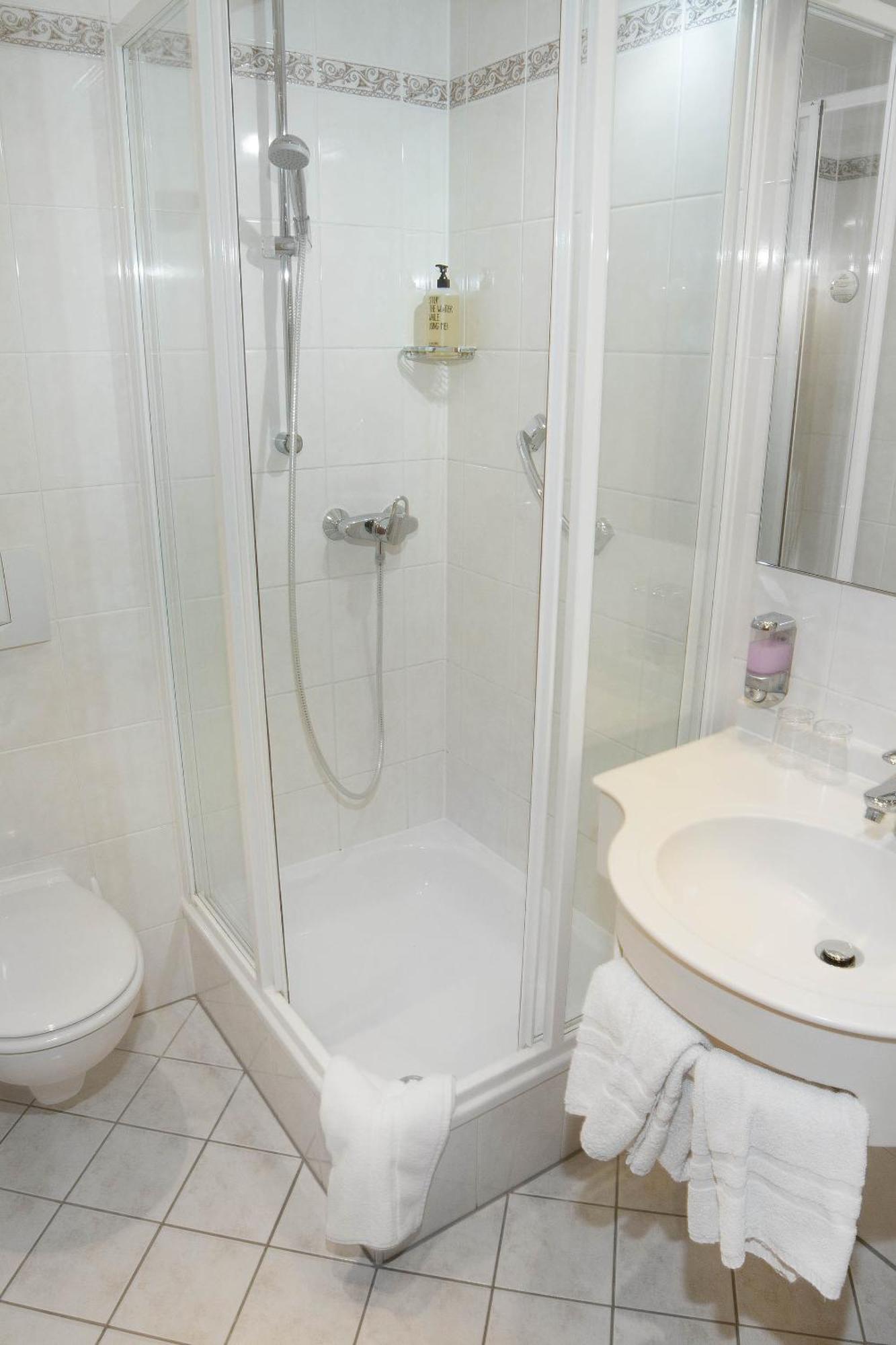 Hotel Gasthof zum Hirsch Wertingen Zimmer foto