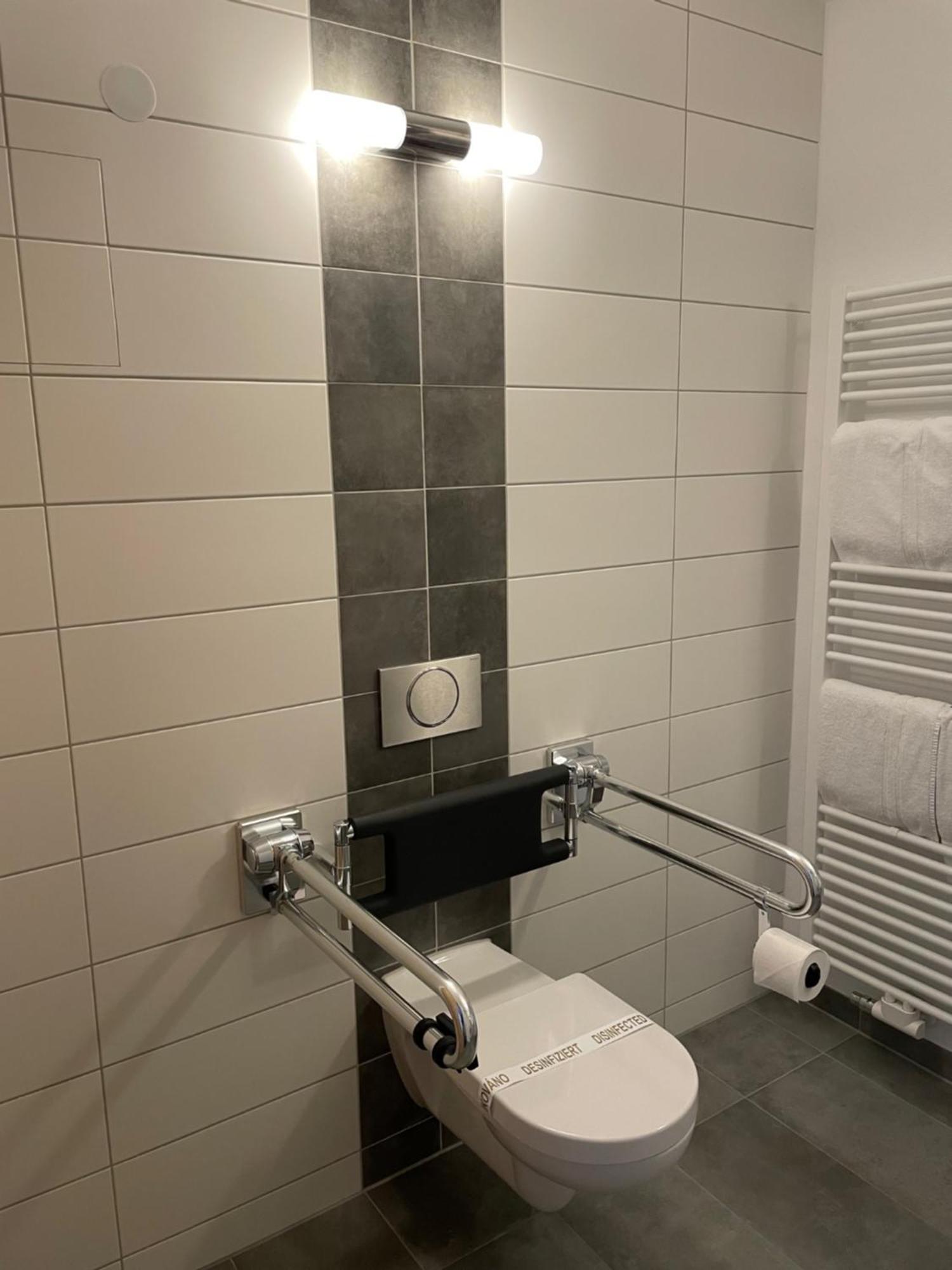 Hotel Gasthof zum Hirsch Wertingen Zimmer foto